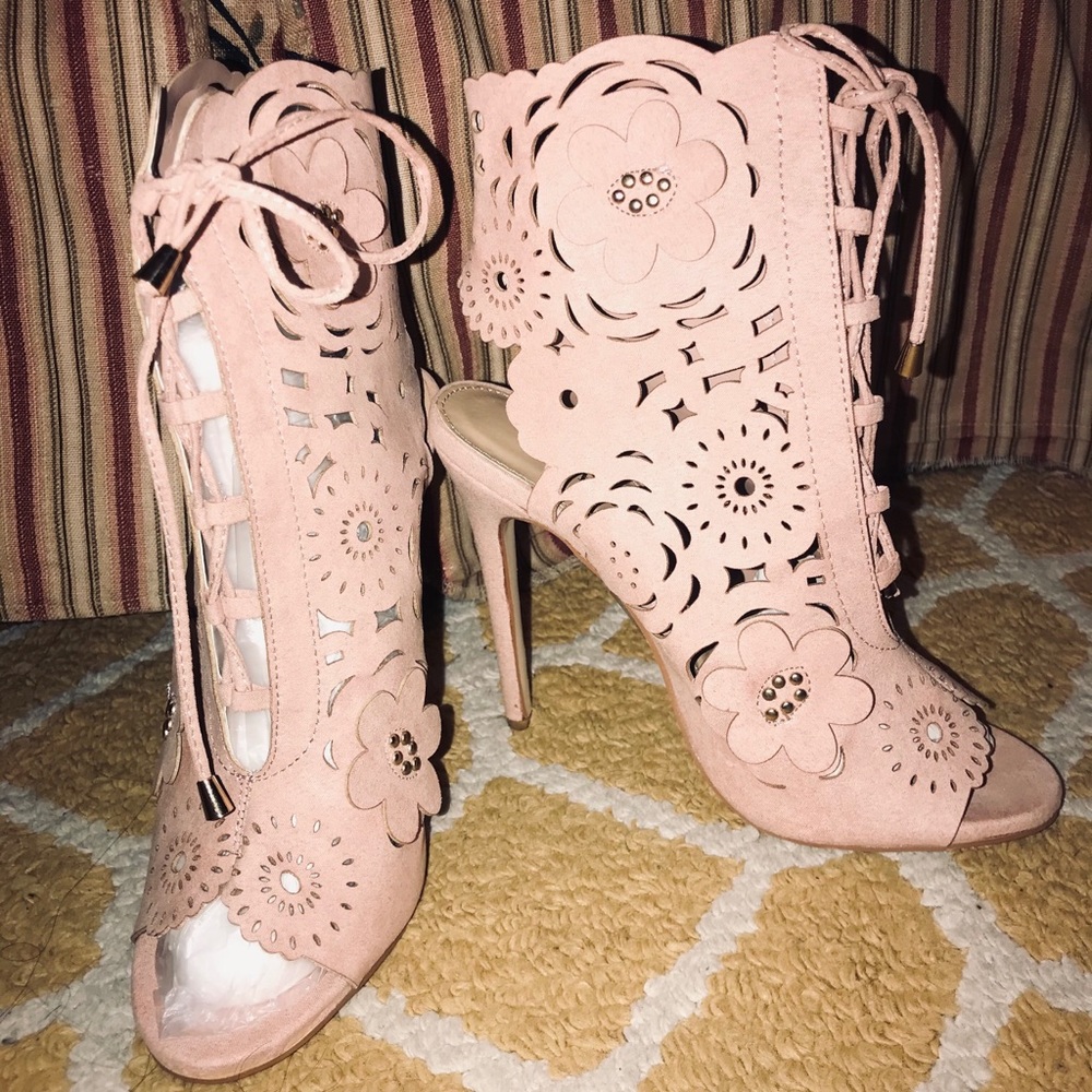 Flaword Light Pink Hi heels